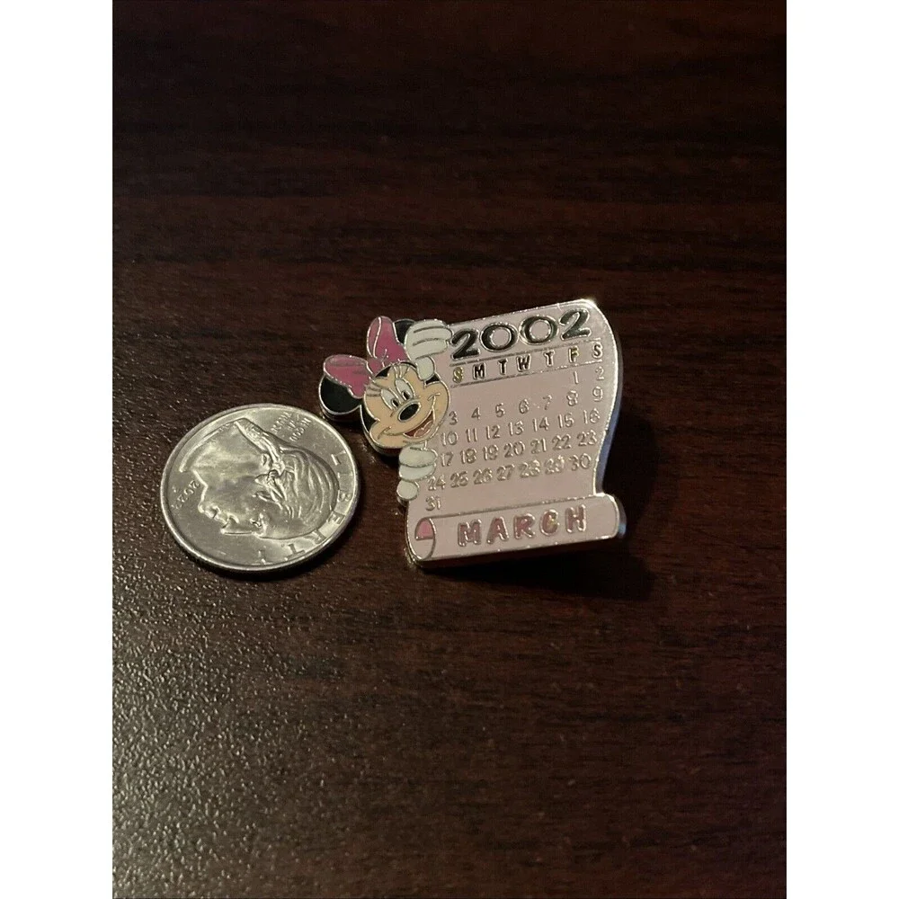 Disney Store Minnie Mouse‎ March 12 Months Of Magic Calendar 2002 Pin